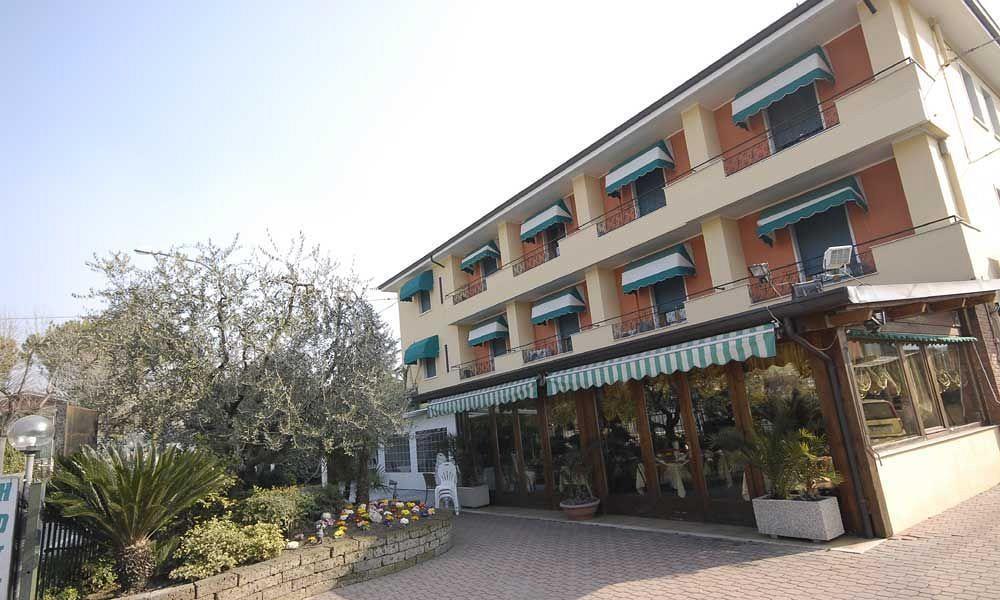 Hotel Italia 4*